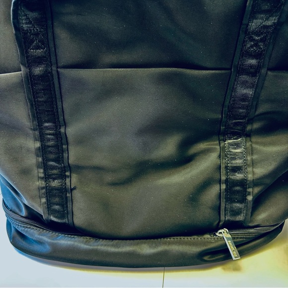 Rachel Zoe Black 2 PC Travel Tote Bag with Wristlet Detachable Shoulder Strap - Picture 8 of 16